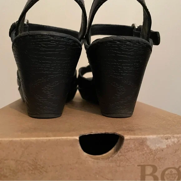 Born Black Leather Sandals Size 7 - Picture 5 of 8
